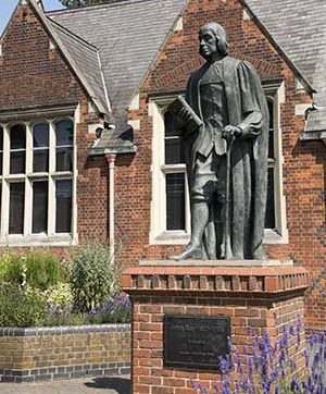 John Ray - Braintree-statue